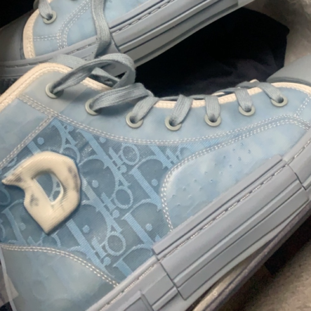 Dior Chucks. Only worn three times . With dior box - Picture 2 of 3